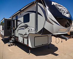 2016 Keystone Avalanche 300RE